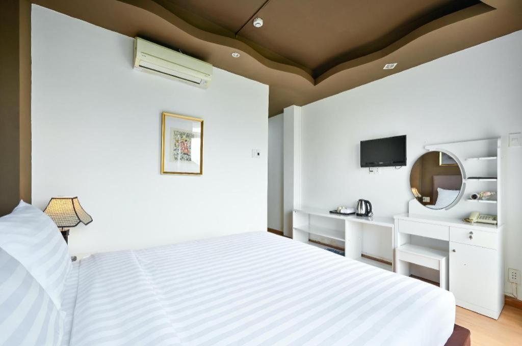 The Noble Swan Wood Park Hotel Ho Chi Minh-stad Buitenkant foto